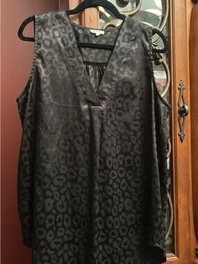 Jodifl Black Satin Animal-Print Cold-Shoulder V-Neck Tunic